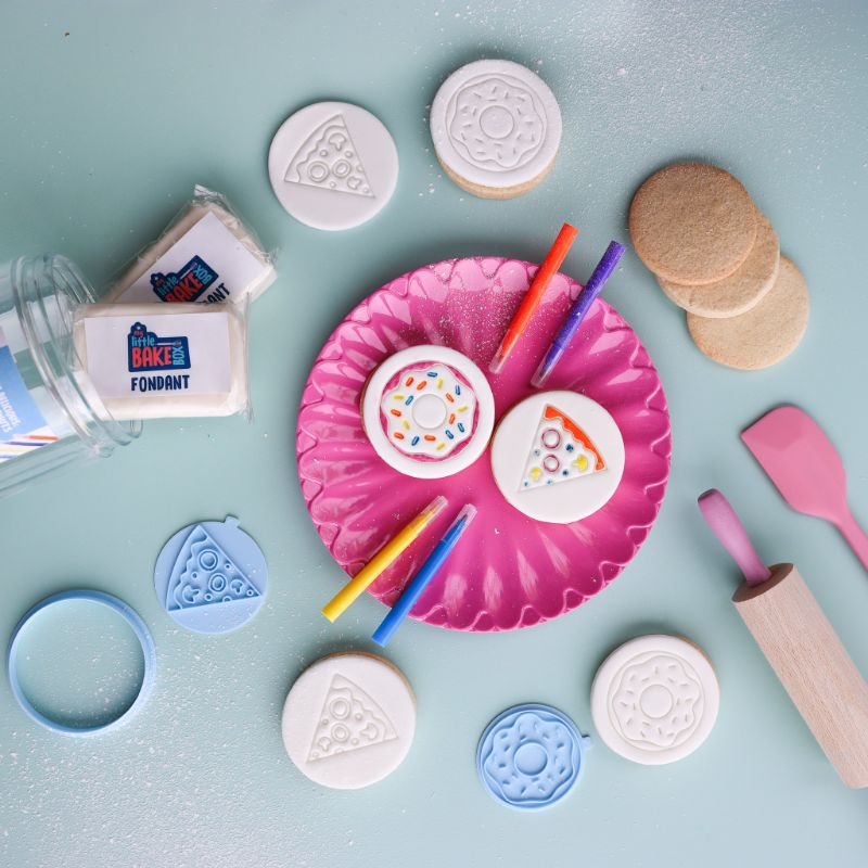 Double Delicious: Pizza and Donuts Biscuit Make, Bake and Colour Kit