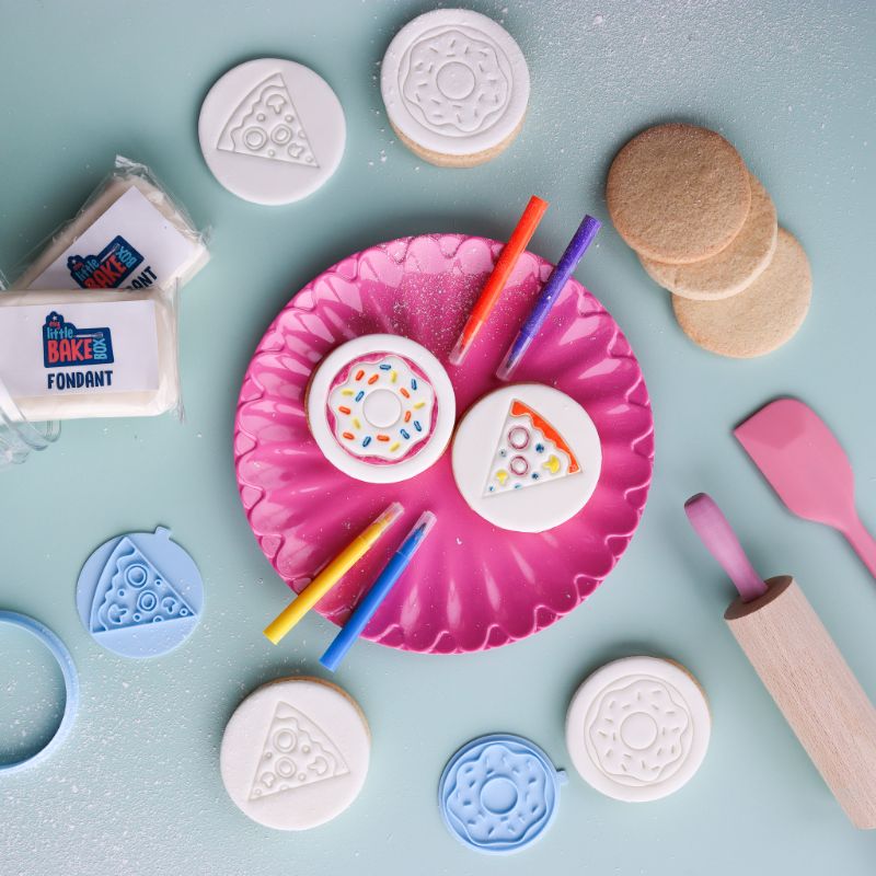 Double Delicious: Pizza and Donuts Biscuit Make, Bake and Colour Kit