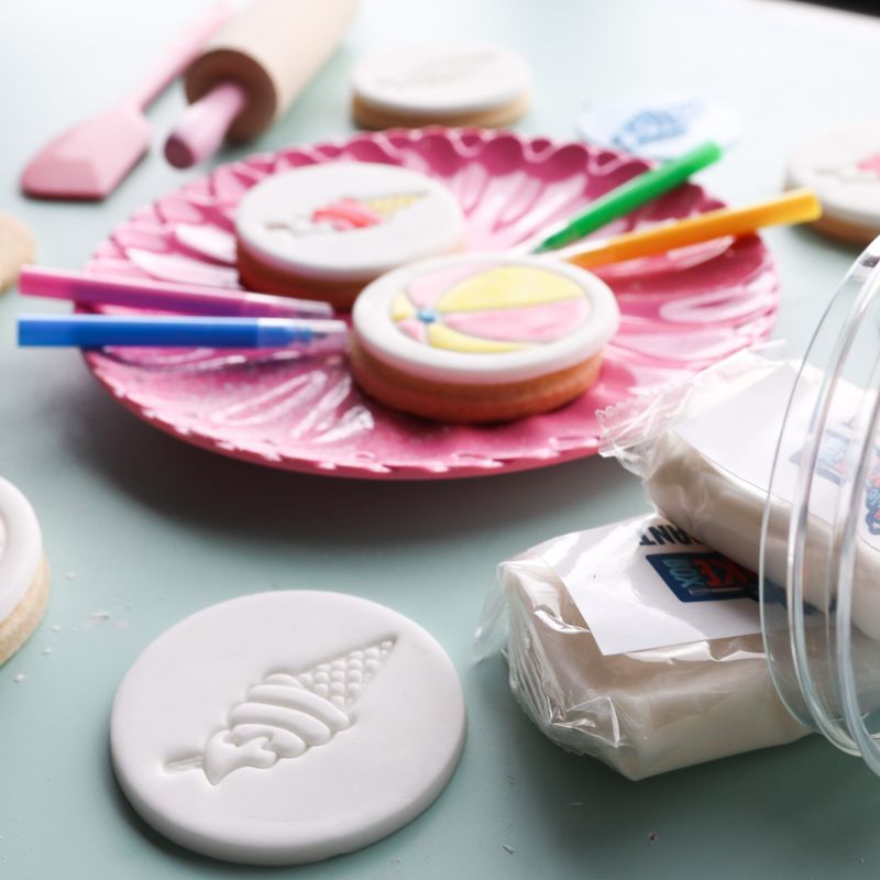 Summer Vibes Biscuit Make, Bake and Colour Kit