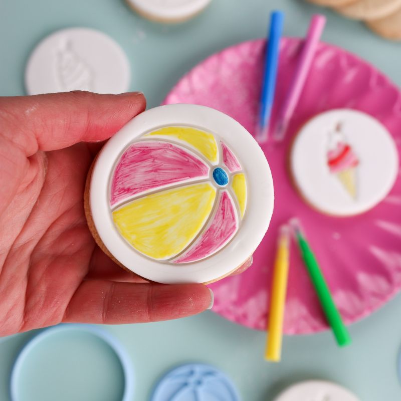 Summer Vibes Biscuit Make, Bake and Colour Kit