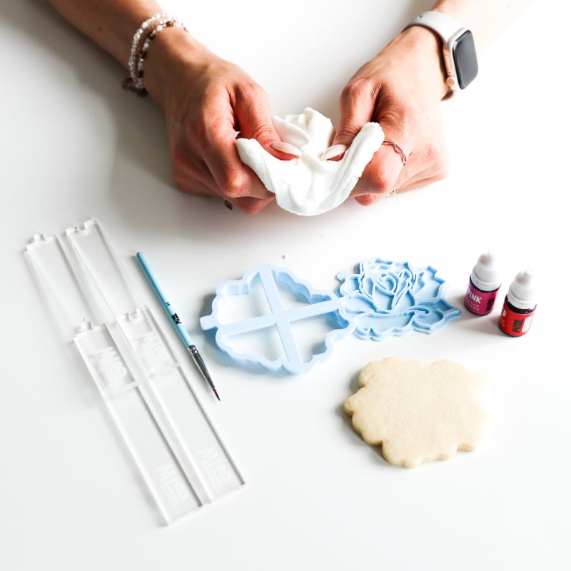 Blooming Rose Biscuit Baking and Decorating Starter Kit