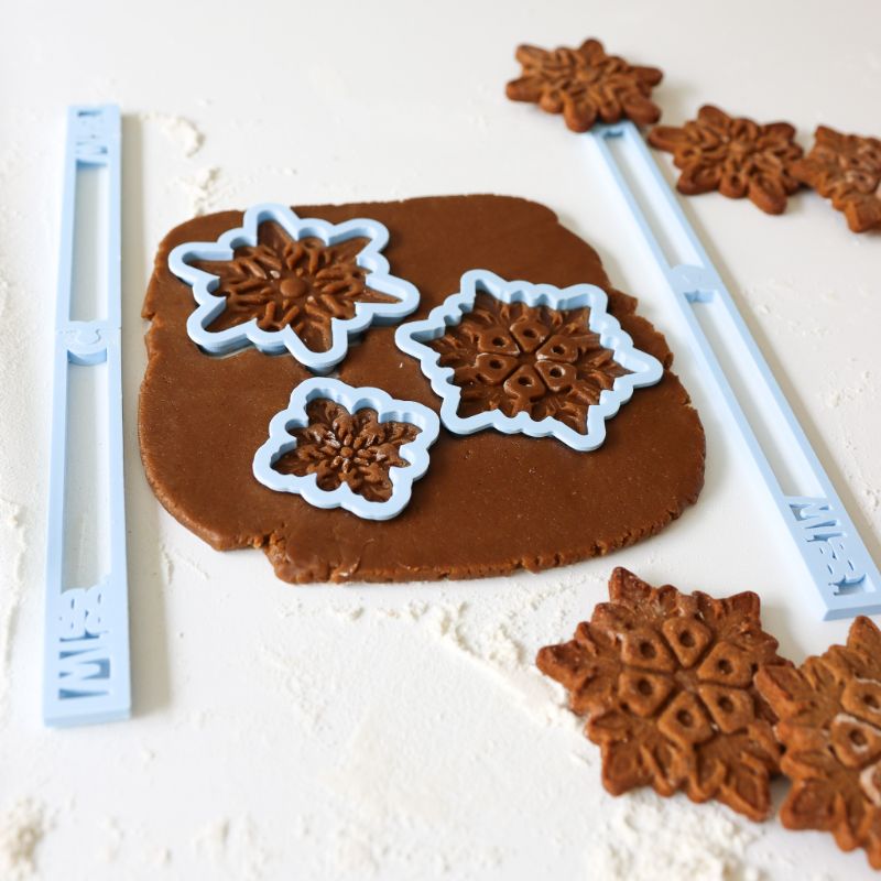 Scandi Gingerbread Snowflake Christmas Biscuit Baking and Decorating Kit