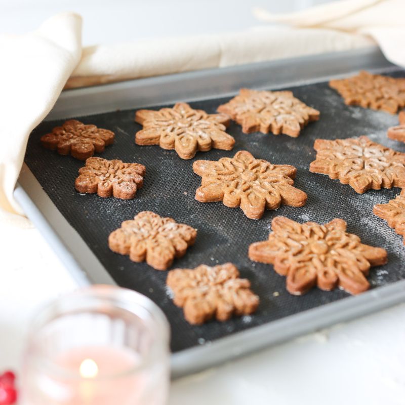 Scandi Gingerbread Snowflake Christmas Biscuit Baking and Decorating Kit