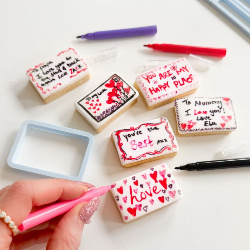 Valentine's Love Letters - Biscuit Make, Bake and Colour Kit