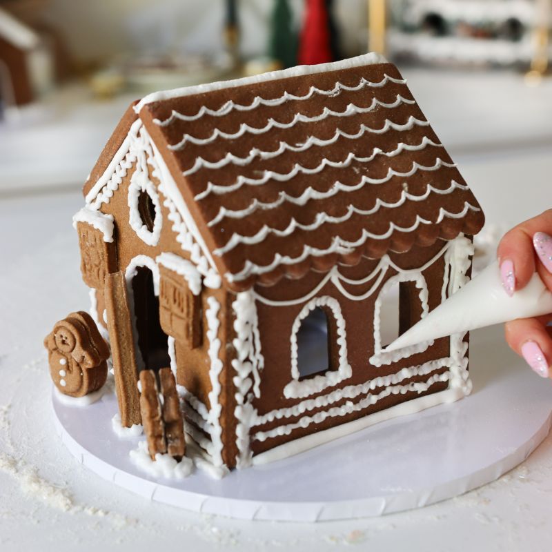 Deluxe Gingerbread House Biscuit Baking and Decorating Kit