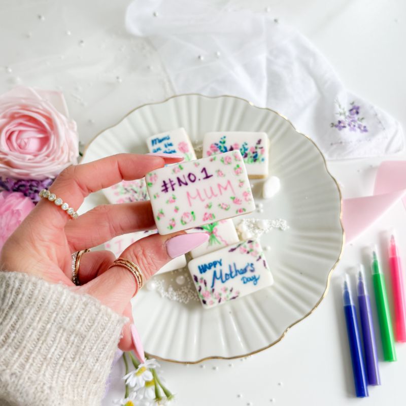 Mother's Day Love Letters - Biscuit Make, Bake and Colour Kit