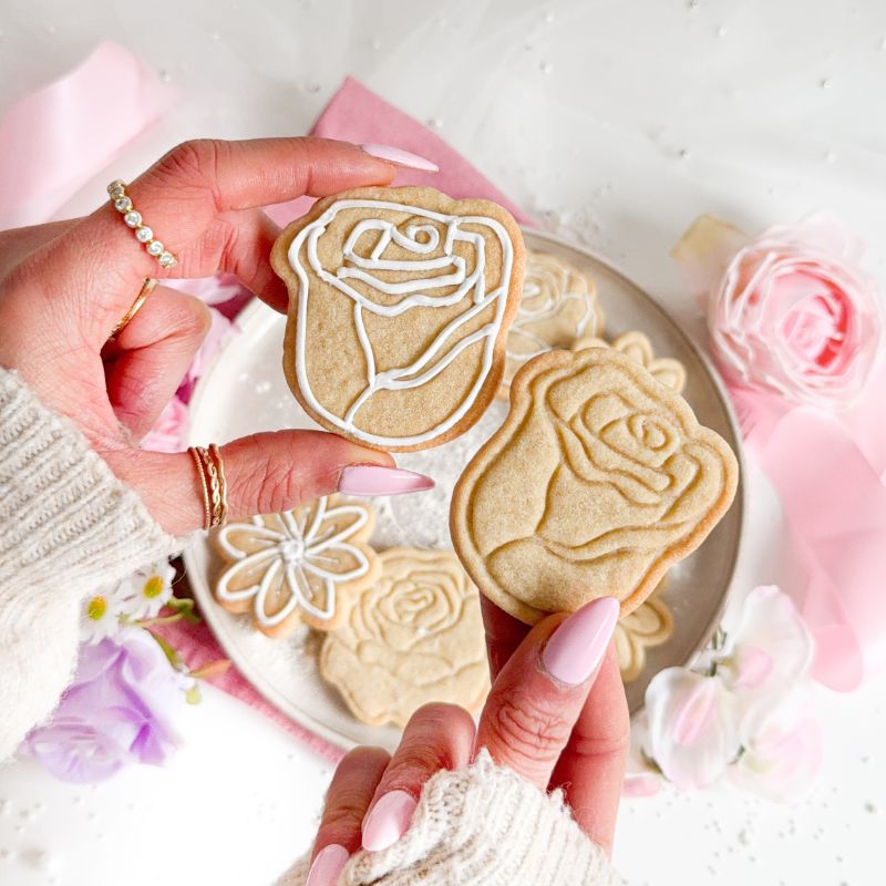 Scandi Floral Mother's Day Biscuit Baking and Decorating Kit