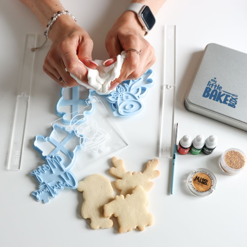Cookie-licious Christmas Biscuit Baking and Decorating Kit