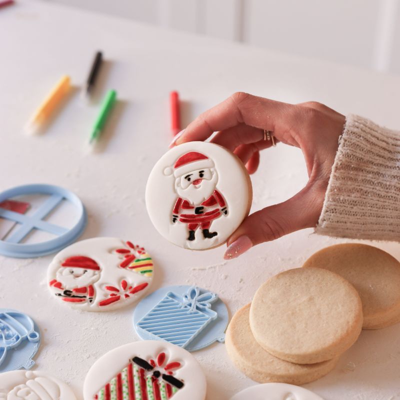 Santa's Workshop Biscuit Make, Bake and Colour Kit