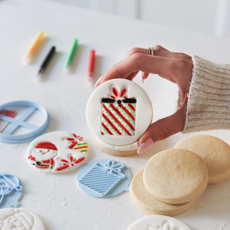 Santa's Workshop Biscuit Make, Bake and Colour Kit