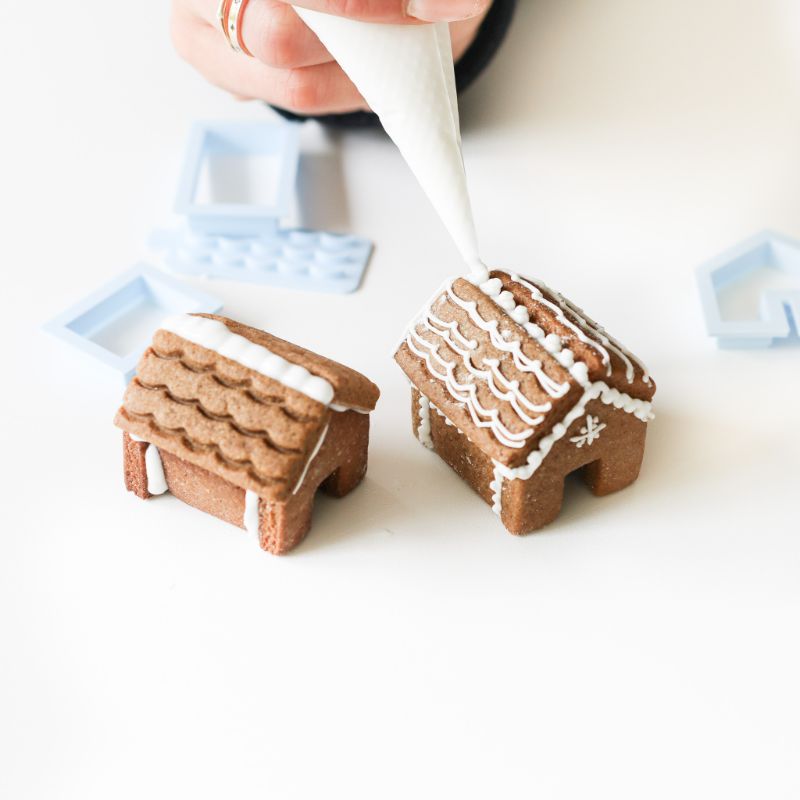 Mini Gingerbread House Biscuit Baking and Decorating Kit